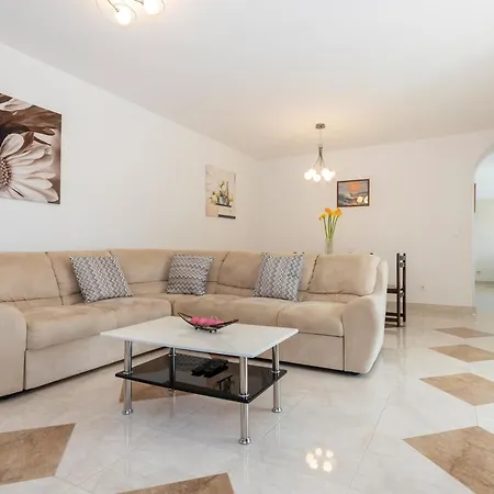 House Marija 2036 Рабац